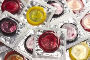 不倫相手とのSEXでみんなは避妊している?避妊してくれる&してくれない男性心理と避妊せずに妊娠してしまった最悪の体験談